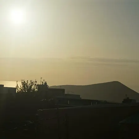 Contemporary Flat In Tenerife Sur - San Isidro, El Medano * Сан-Исидро